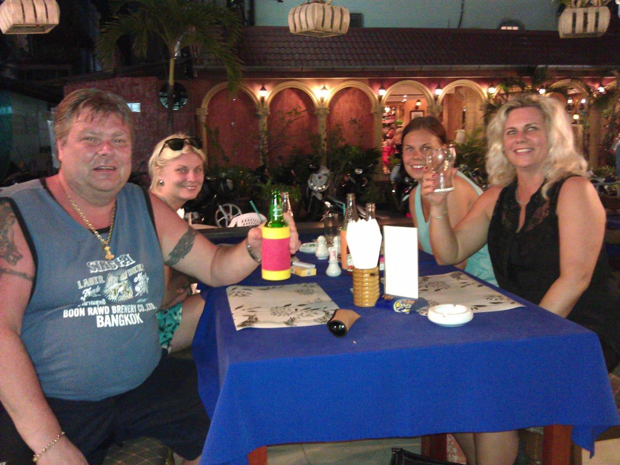 Seabreeze Inn Karon Bagian luar foto