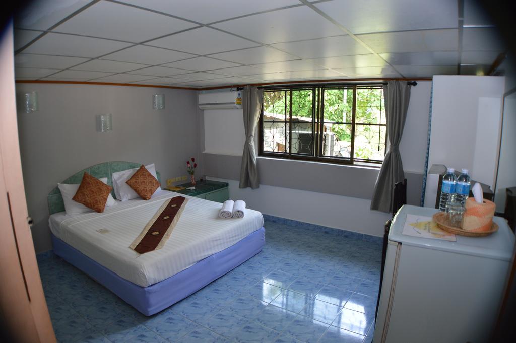 Seabreeze Inn Karon Ruang foto